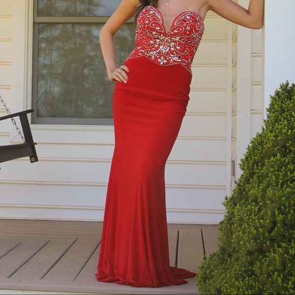 Prom dress - Picture 1 of 4